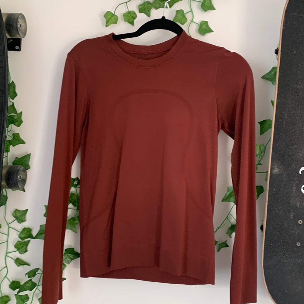 size 4 lululemon cropped swiftly tech long sleeve